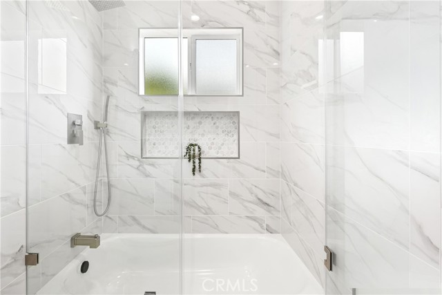 215 E Sierra Madre Avenue, Azusa CA: https://media.crmls.org/medias/c9138f35-c53f-4de3-be9c-1aeb75dfbd21.jpg