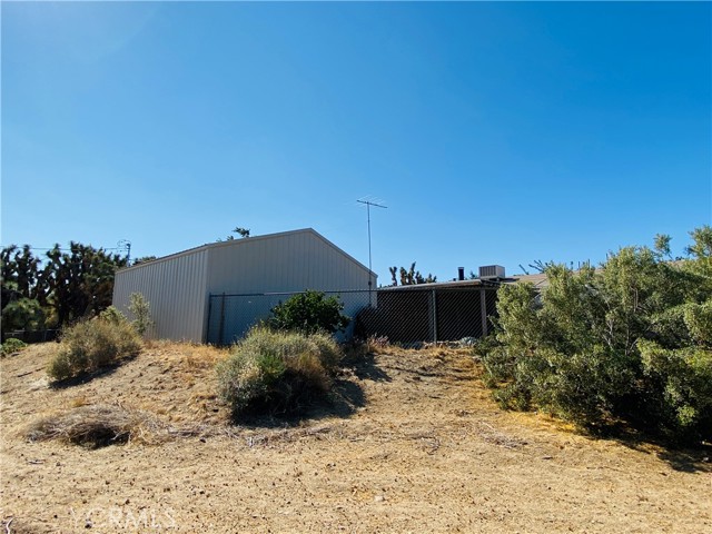 56476 Desert Gold Drive, Yucca Valley CA: https://media.crmls.org/medias/c9148489-4145-4a87-a97d-d8e3433dbba3.jpg