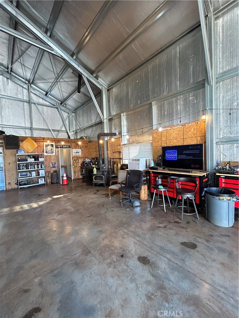 https://media.crmls.org/medias/c91524d3-654e-4511-9e4f-b5a72525d1af.jpg?preset=X-Large