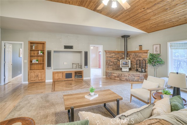 Detail Gallery Image 7 of 58 For 2950 Foothill Blvd, Oroville,  CA 95966 - 3 Beds | 3 Baths