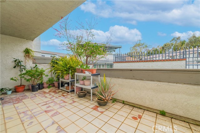 Detail Gallery Image 4 of 20 For 7 Town and Country Rd, Phillips Ranch,  CA 91766 - 2 Beds | 2 Baths