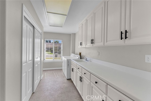 Detail Gallery Image 5 of 21 For 1507 Weston Way, Riverside,  CA 92506 - 4 Beds | 3 Baths