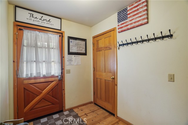 Detail Gallery Image 23 of 48 For 758 Jeffries Rd, Big Bear Lake,  CA 92315 - 3 Beds | 2 Baths