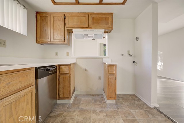 Detail Gallery Image 11 of 30 For 604 N Kenwood St #1,  Glendale,  CA 91206 - 3 Beds | 2/1 Baths