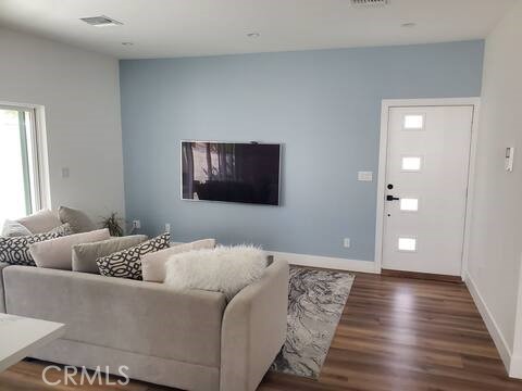 9612 Rudnick Avenue, Chatsworth CA: https://media.crmls.org/medias/c916d085-f3a8-47a2-908c-2f63078ba737.jpg