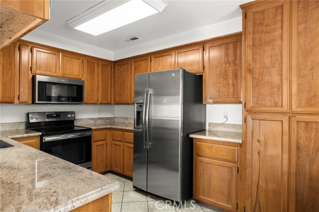 Detail Gallery Image 3 of 50 For 65 Knightsbridge Ln, Chico,  CA 95926 - 4 Beds | 2/1 Baths