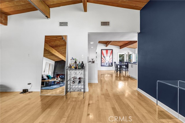 Detail Gallery Image 3 of 27 For 3830 Buena Park Dr, Studio City,  CA 91604 - 3 Beds | 3 Baths