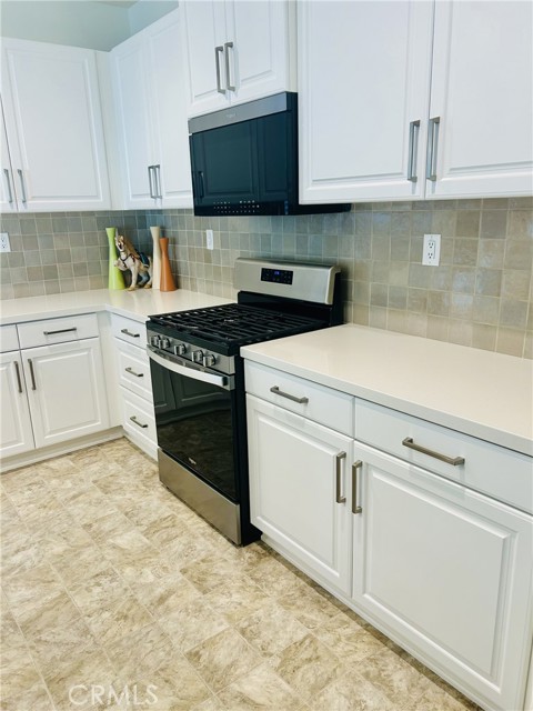 Detail Gallery Image 11 of 42 For 36225 Beacon Light Way, Wildomar,  CA 92595 - 3 Beds | 2 Baths