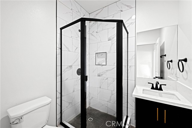 1039 W 43rd Street, Los Angeles CA: https://media.crmls.org/medias/c918c5e4-6f15-4bce-826a-43a588f62a44.jpg