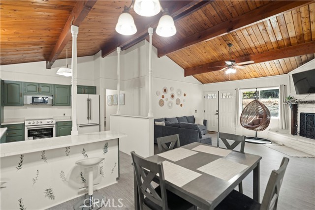 1628 Freeman Dr, Pine Mountain Club CA: https://media.crmls.org/medias/c9191f5e-dec4-4df5-b09c-0d90b4edfe28.jpg