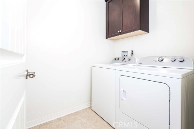 Detail Gallery Image 14 of 17 For 5910 Sendero Ave, Corona,  CA 92880 - 3 Beds | 2/1 Baths