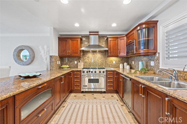1828 Glendon Avenue, Los Angeles CA: https://media.crmls.org/medias/c919c767-e14a-4d59-82b7-2fc548f6de1d.jpg
