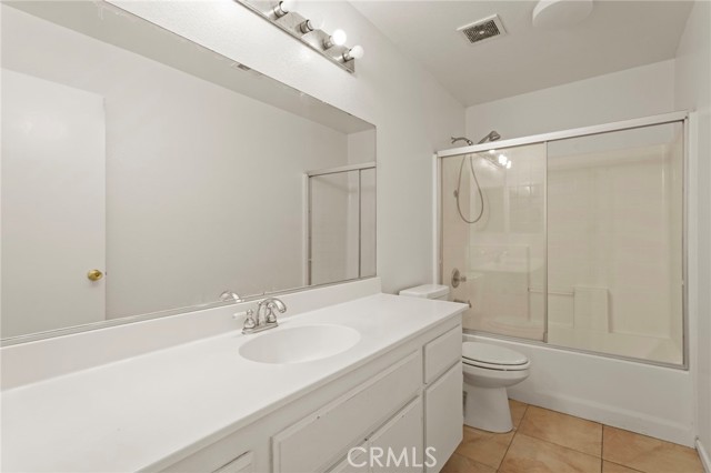 15240 Sapphire Court, Victorville CA: https://media.crmls.org/medias/c91a67ec-42ae-4ec8-8759-a9cad3ea9982.jpg