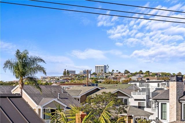 Detail Gallery Image 14 of 28 For 3731 4th Ave, Corona Del Mar,  CA 92625 - 3 Beds | 2/1 Baths