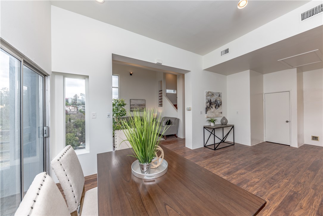 Detail Gallery Image 23 of 41 For 756 Quail Dr, Los Angeles,  CA 90065 - 3 Beds | 2 Baths