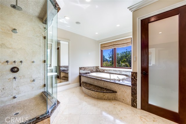 Detail Gallery Image 38 of 52 For 12530 Collins St, Valley Glen,  CA 91607 - 6 Beds | 5/1 Baths