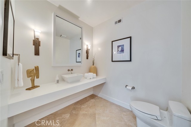 5451 Newcastle Lane, Calabasas CA: https://media.crmls.org/medias/c91abf3c-0761-48bc-8f62-1b2e1154c4f0.jpg