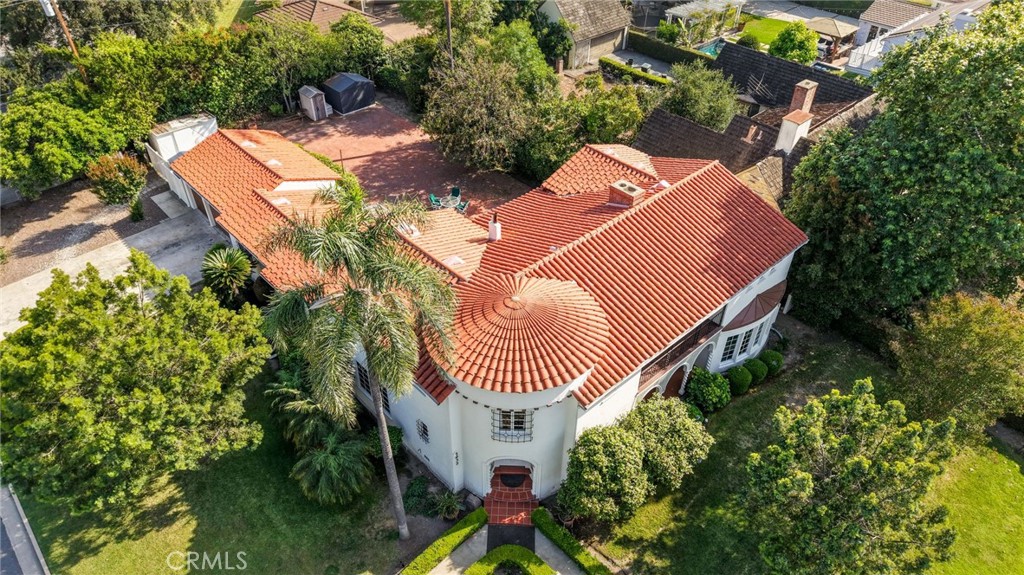 https://media.crmls.org/medias/c91b54fc-e7a6-4b1d-bd46-8b3f37e2be61.jpg?preset=X-Large