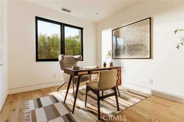 Detail Gallery Image 20 of 24 For 2321 Mesa Dr, Newport Beach,  CA 92660 - 5 Beds | 4/1 Baths