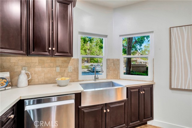 5104 E Henley Place, Orange CA: https://media.crmls.org/medias/c91b9b6f-869c-4cf1-b1be-dd02d87e078a.jpg