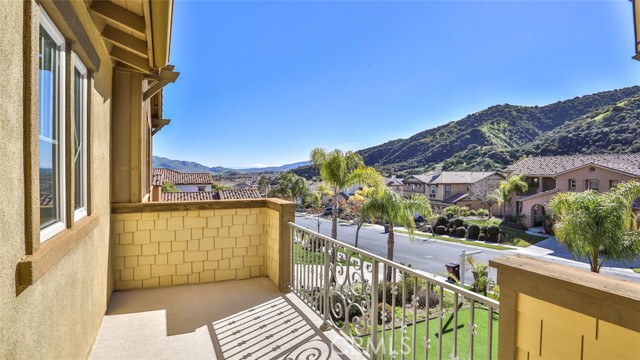 Front patio/balcony!
