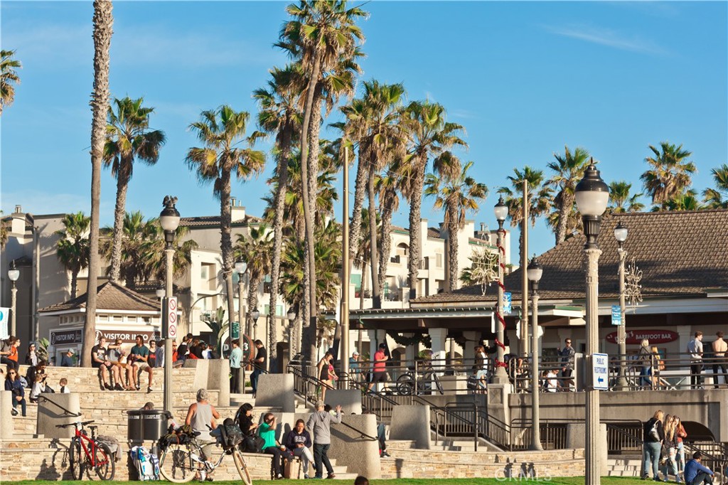 MLS #OC25104354 img 1