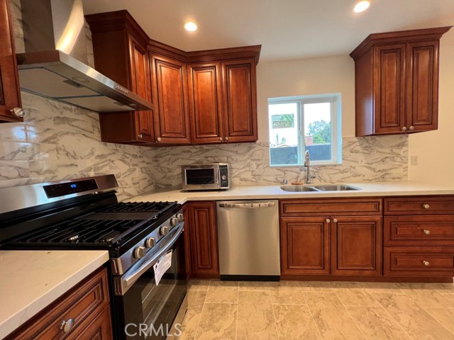 23042 Saticoy St. photo 5