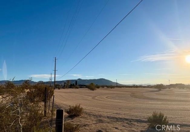 Detail Gallery Image 2 of 3 For 23585 Bear Valley, Apple Valley,  CA 92308 - – Beds | – Baths