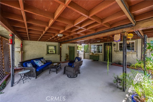 1210 W Marshall Boulevard, San Bernardino CA: https://media.crmls.org/medias/c91d32b0-b47b-4f47-934c-450b2e6027a4.jpg