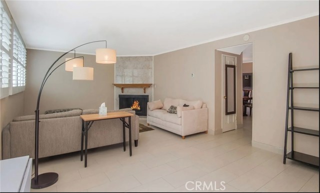 Detail Gallery Image 6 of 20 For 3121 Colorado Ave, Santa Monica,  CA 90404 - 3 Beds | 2/1 Baths