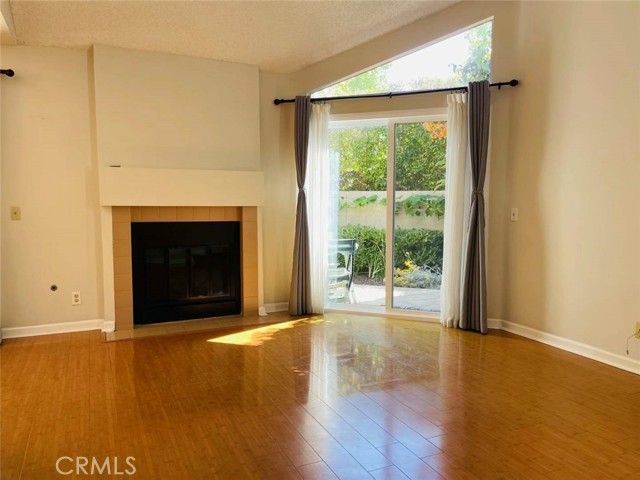 267 Stanford Court, Irvine CA: https://media.crmls.org/medias/c91d95b9-1a6c-4478-841f-cdc6b253c778.jpg