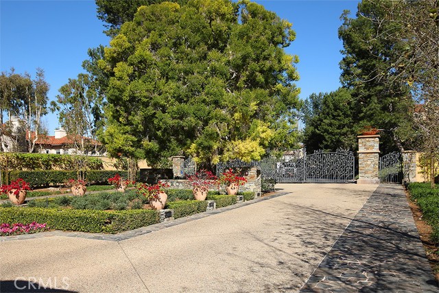 16 Teramo Court, Newport Coast CA: https://media.crmls.org/medias/c91eec08-6908-4c65-bb72-98e7c2445d6a.jpg