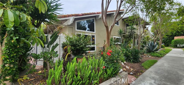 2057 Via Mariposa E, Laguna Woods CA: https://media.crmls.org/medias/c91efa74-b3d3-4a4a-b72b-8902701882b0.jpg
