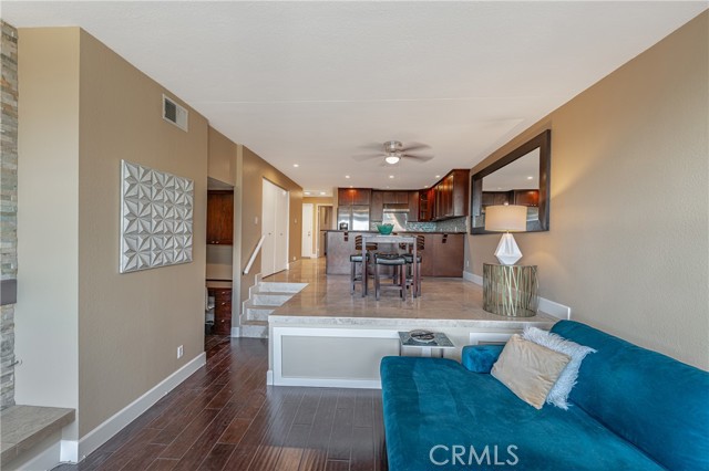 Detail Gallery Image 19 of 44 For 7138 Marina Pacifica Dr, Long Beach,  CA 90803 - 1 Beds | 1 Baths