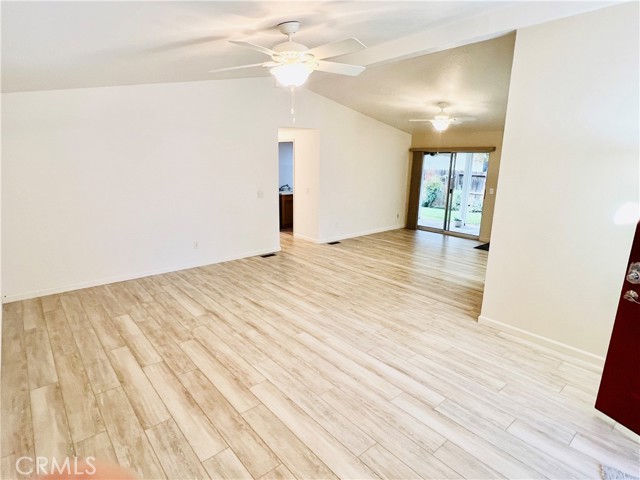 Detail Gallery Image 6 of 27 For 2050 Springfield #213,  Chico,  CA 95928 - 2 Beds | 2 Baths