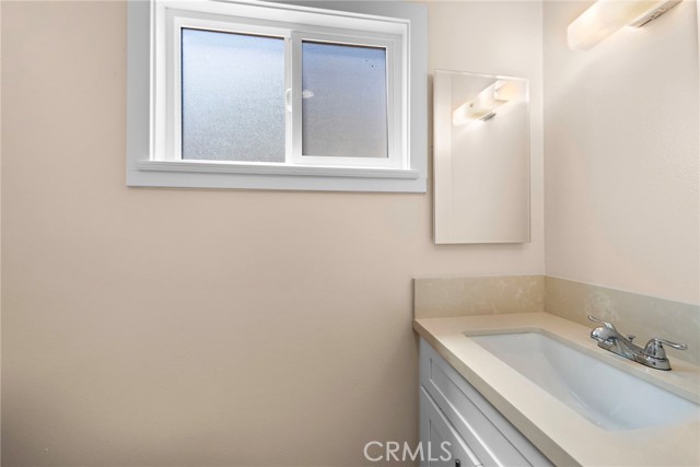 5852 Raphael Drive, Huntington Beach CA: https://media.crmls.org/medias/c921c5cb-29a3-4564-8377-b26ab8710270.jpg