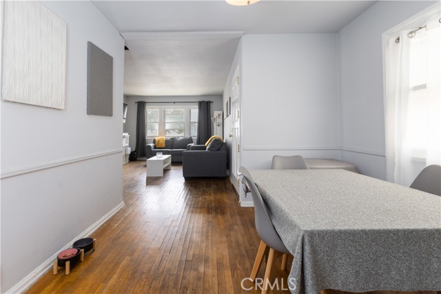10314 S Wilton Place, Los Angeles CA: https://media.crmls.org/medias/c9246d92-4160-4d0a-ad13-1d40730059d0.jpg