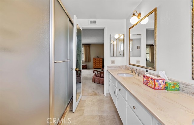 5340 Edgeware Drive, Calabasas CA: https://media.crmls.org/medias/c924e3c9-634e-49f7-bf68-2da4bce57901.jpg