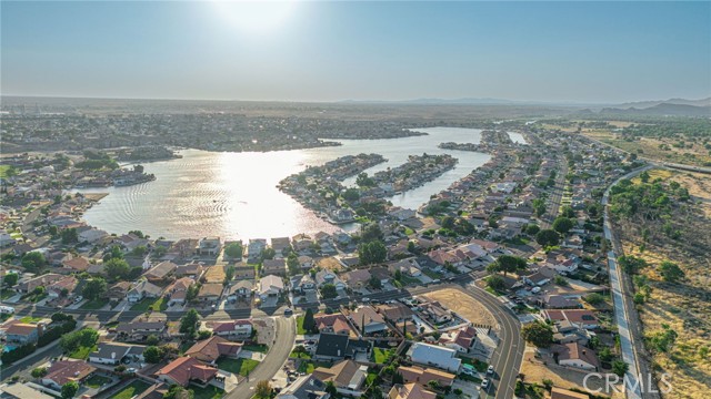 13290 Riverview Drive, Victorville CA: https://media.crmls.org/medias/c925a37c-2648-4312-8715-10e52f6a6c04.jpg