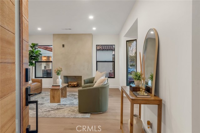 Detail Gallery Image 6 of 50 For 3641 Somerset, Los Angeles,  CA 90016 - 3 Beds | 2 Baths