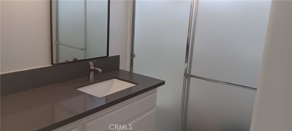 https://media.crmls.org/medias/c9267be4-c9ec-4e93-ab38-e0a1cf0787c2.jpg?preset=X-Large