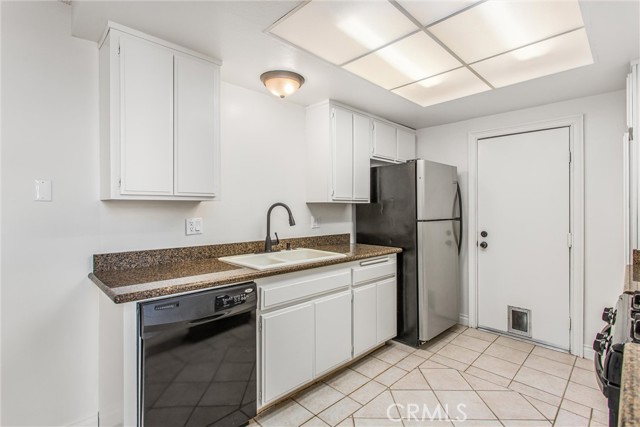 2061 W Redlands Boulevard, Redlands CA: https://media.crmls.org/medias/c926a6c8-fa41-4c3d-aad5-ee1b5698d8ff.jpg