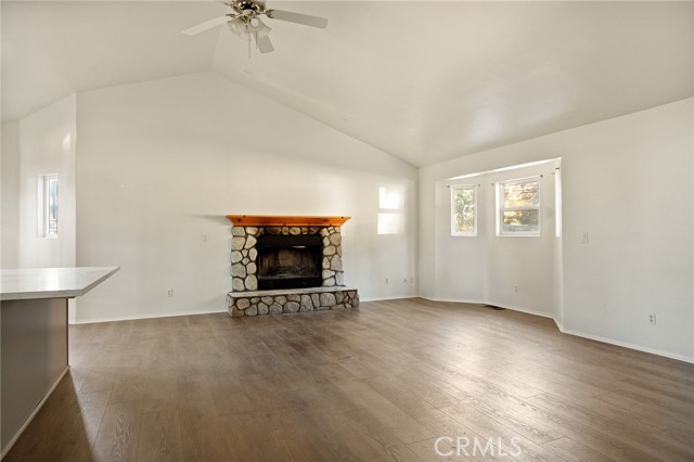 Detail Gallery Image 4 of 28 For 31471 Ocean View, Running Springs,  CA 92382 - 3 Beds | 2 Baths