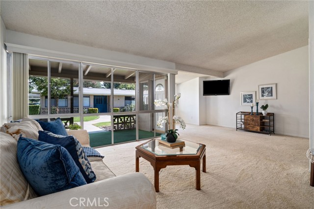 Detail Gallery Image 6 of 19 For 1740 Sunningdale Rd 16b,  Seal Beach,  CA 90740 - 2 Beds | 1 Baths