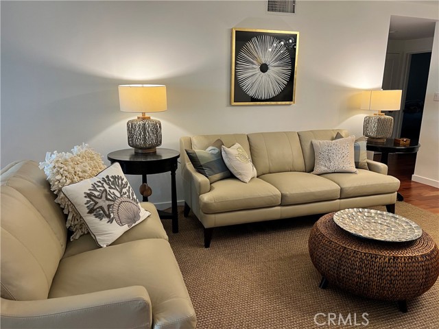 Detail Gallery Image 4 of 25 For 1039 Coast Bld #G,  La Jolla,  CA 92037 - 2 Beds | 2 Baths