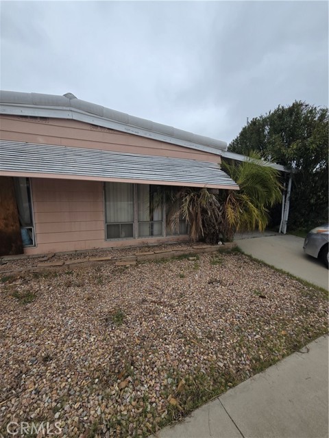 1570 San Vicente Drive, Hemet CA: https://media.crmls.org/medias/c9284842-401d-4792-9808-1f3a8c946ba8.jpg