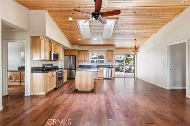 Detail Gallery Image 11 of 40 For 25 Angela Ct, Oroville,  CA 95966 - 3 Beds | 3 Baths