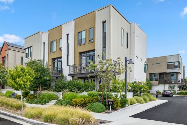 Detail Gallery Image 2 of 29 For 160 Keeper, Irvine,  CA 92618 - 2 Beds | 2/1 Baths