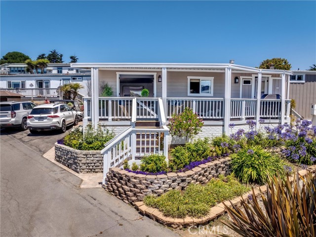 1625 Cass Avenue, Cayucos CA: https://media.crmls.org/medias/c928ff4d-979f-4d1c-a467-b347310a7718.jpg
