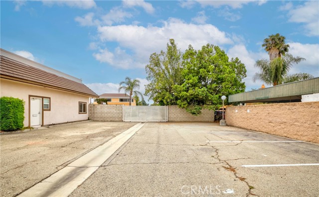 Image 12 of 24 For 8111 Commonwealth Avenue
